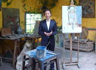 Stéphane Bern dans l'atelier de l'hôtel Baudy