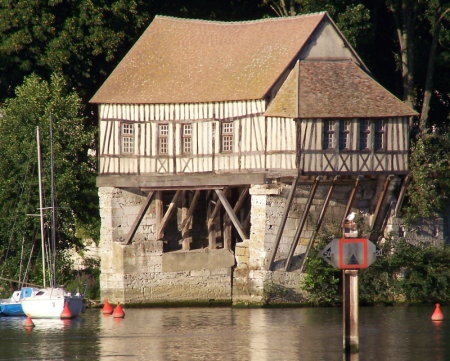 Vieux Moulin, Vernon