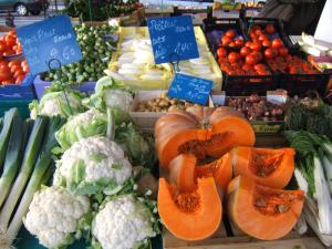 étalage de légumes au marché de Vernon