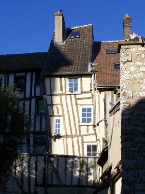 maison tordue
