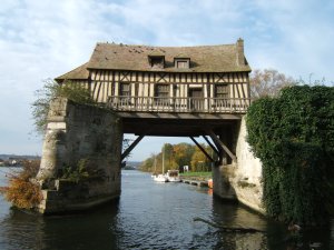 Une maison bizarre, le vieux moulin de Vernon