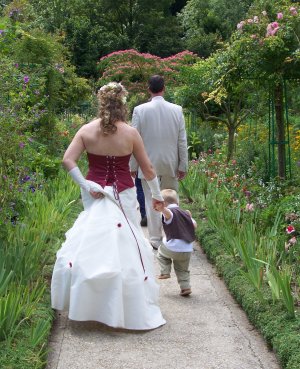 Les Mariés dans les jardins de Monet