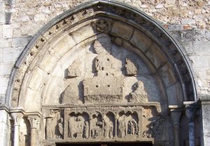tympan de l'église Saint-Taurin d'Evreux