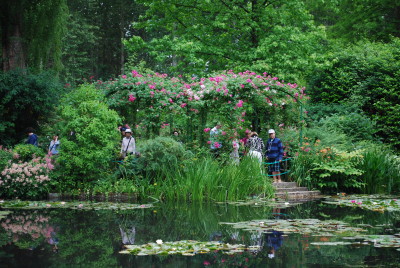 Giverny, la tonnelle aux roses