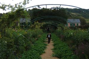 La Grande Allée du jardin de Monet, fin août