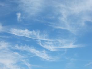 Nuages dans le ciel de Giverny, Normandie, France
