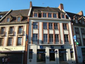 Immeuble reconstruit après-guerre à Evreux