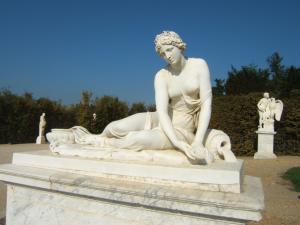Statues dans le parc du château de Versailles